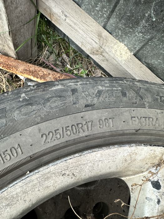 Продам шины с дисками на 17