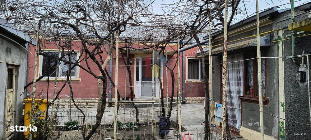 Chercea Casa doua corpuri cladire 5 cam  Teren=231 mp