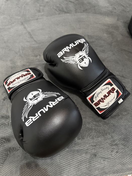 Mănusi pt kickbox