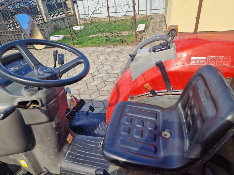 Tractor Yanmar 30 cp cu freză