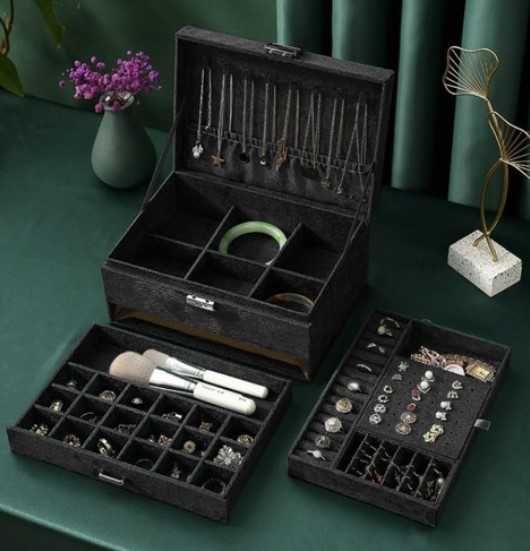 Органайзер тип кадифена кутия за бижута