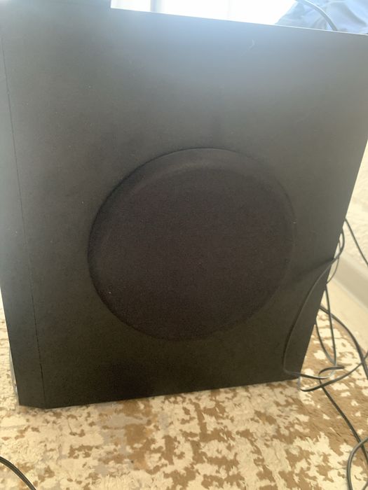 Музыкальный центр с саббуфером