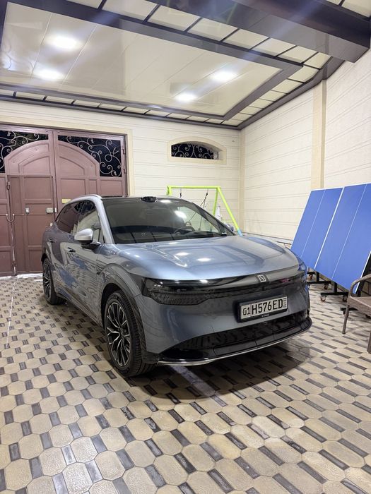 Zeekr 7X sotiladi xolati zor 21000 km yurgan 102 kwt batareyka 2025 yi