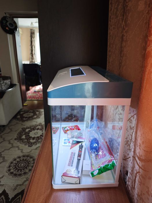 Продам современный умный аквариум 70 литров.