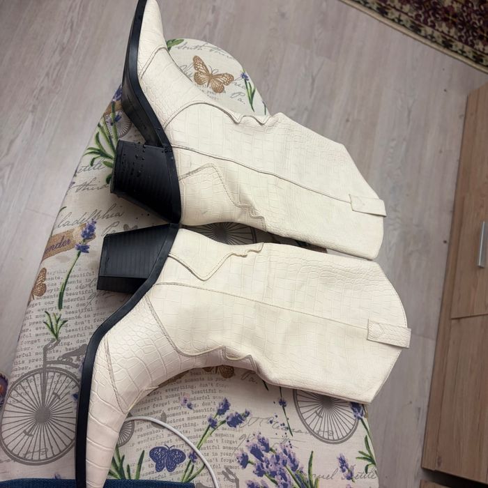 Сапоги женские казаки