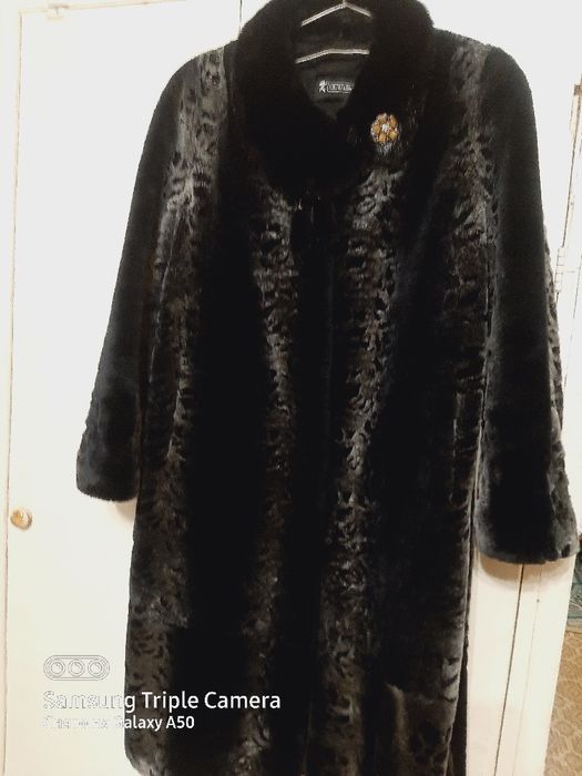 ПРОДАМ Шубу женскую