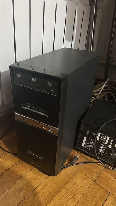 Монитор и компьютер