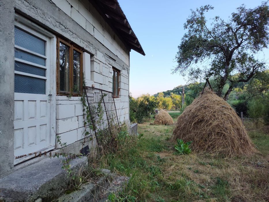 Vand casa si teren