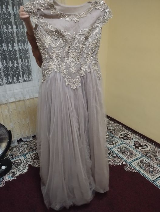 Вечерний куйлак сотилади холати зур янгидай 1 марта кийилган разм48.50