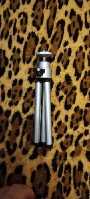 Mini trepied metalic cu suport pentru telefon mobil