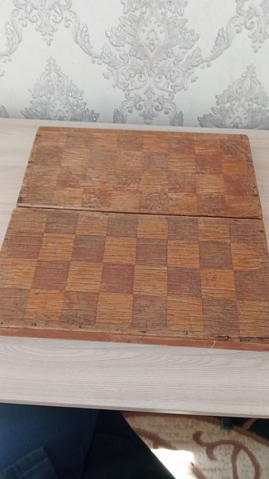 Шахматная доска с фигурками