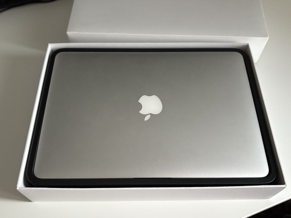 MacBook Air 13 2015 - A1466 – Intel Core i5, 8GB RAM, 128GB SSD