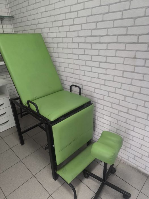 Продам кушетку складную