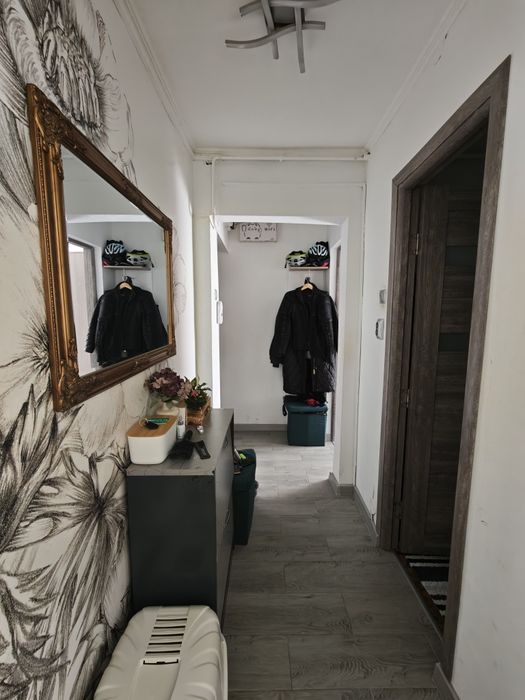 Vând apartament 3 camere in tatarasi