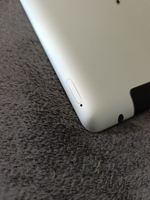 Продавам ipad 4-та генерация