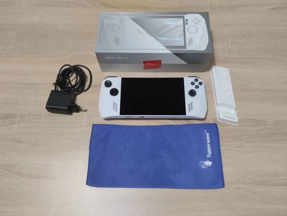 Нов Asus Rog Ally Z1 Extreme