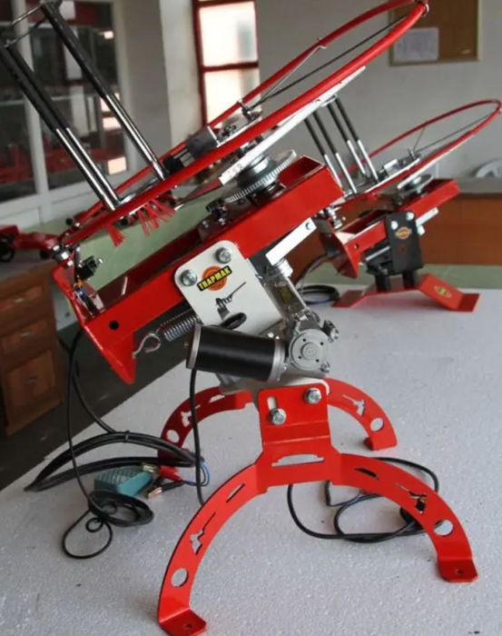 Автоматична машина за мятане на панички за стрелба