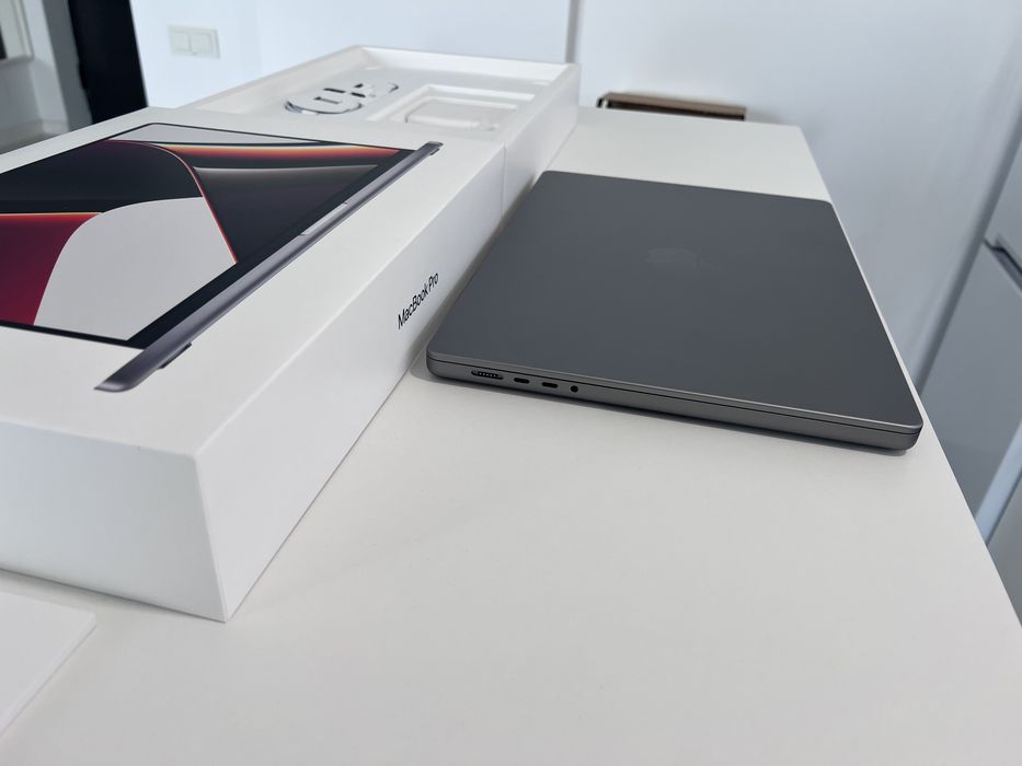 macbook pro m1 pro 16 - Laptopuri oferte online | OLX.ro