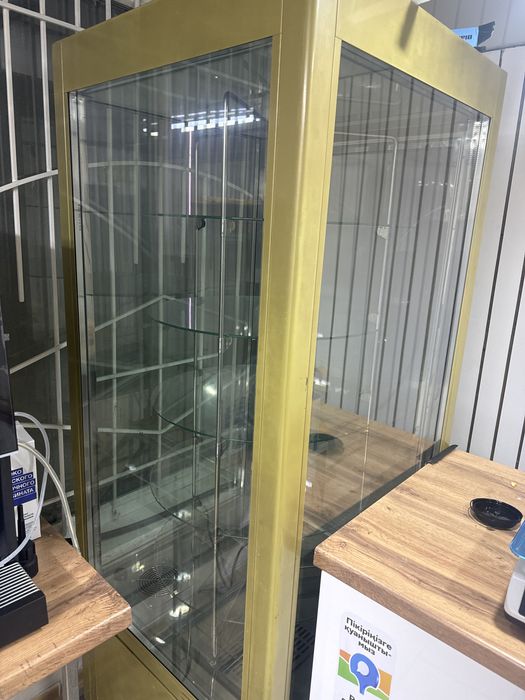 Холодильник витринный