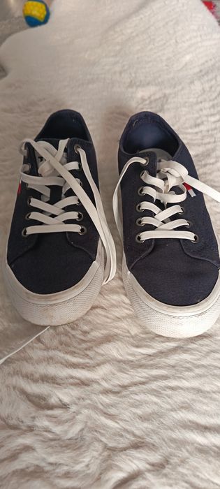 Vand bascheti Tommy Hilfiger, marimea 37,culoare bleumaren.