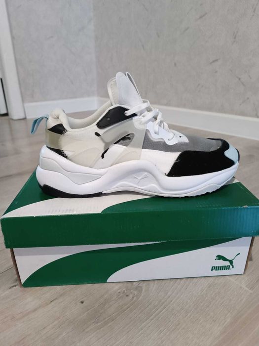 Продам новые кроссовки