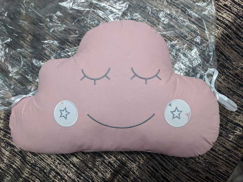 НОВА Декоративна възглавница / Обиколник (с връзки)