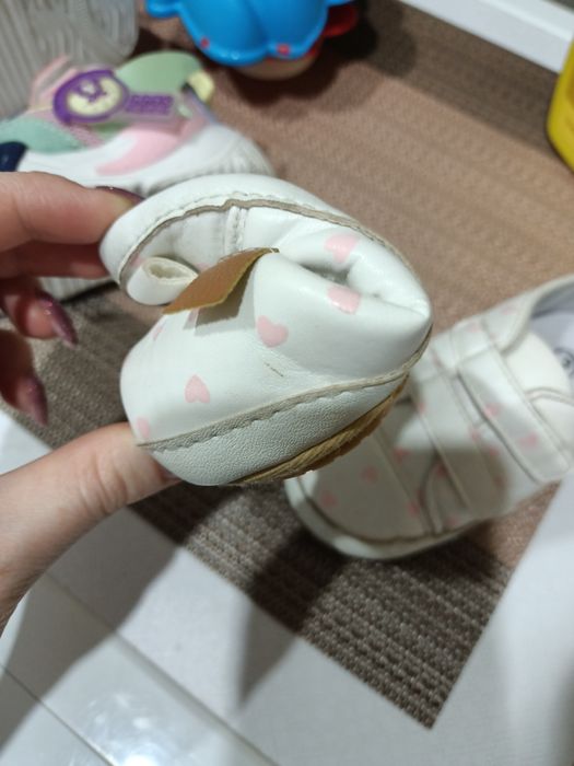 Продам детскую обувь