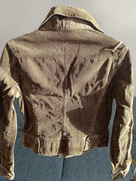 Jacketa raiată Promod