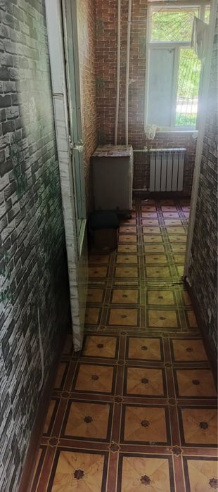 Uy sotiladi 1 xonali