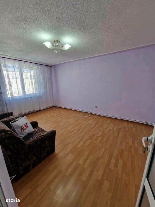 De vanzare apartament cu 3 camere,decomandat, 2 bai, Pret 59900 euro