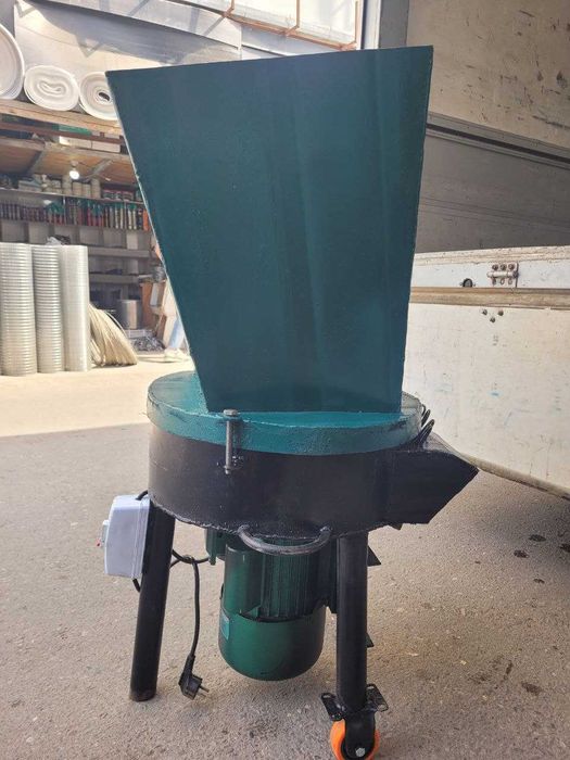 Qo'l bola universal drobilka.