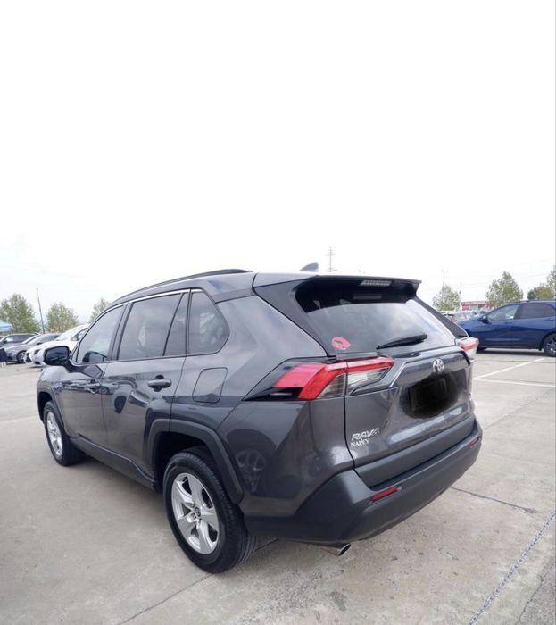 Автомобиль  RAV 4