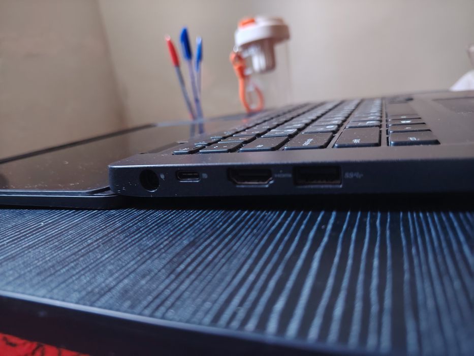 Ноутбук Dell Latitude 5300