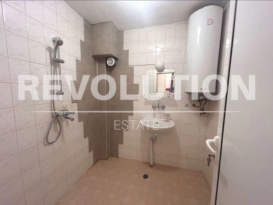 Дава се под наем Тристаен апартамент в Варна, Център - 90 кв.м за 500 € - Снимка #5