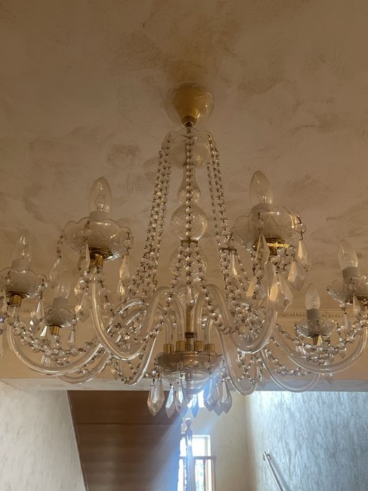 Продам хрустальную люстру