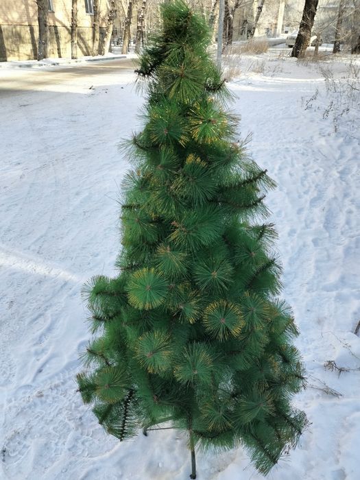 Ёлка новогодняя пушистая