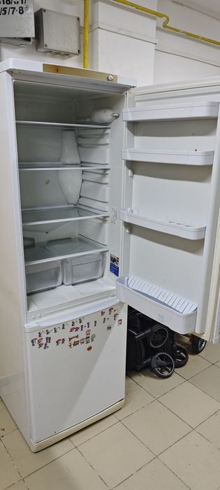 Холодильник indesit