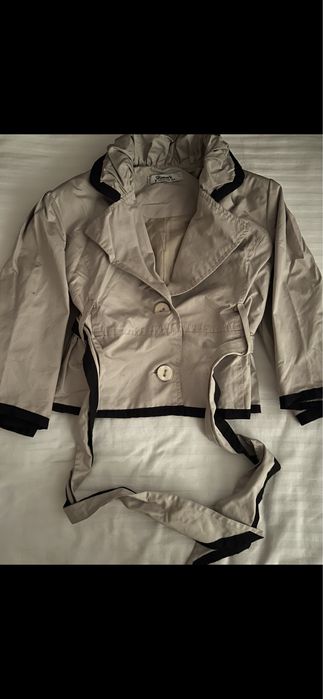 Ветровка стильная