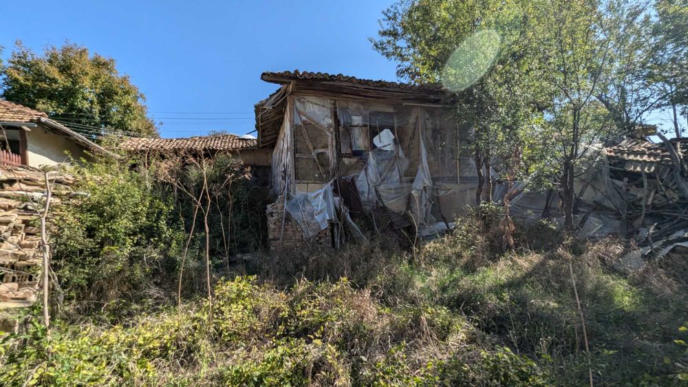 1811-Продава се едноетажна паянтова къща в село Благоево!