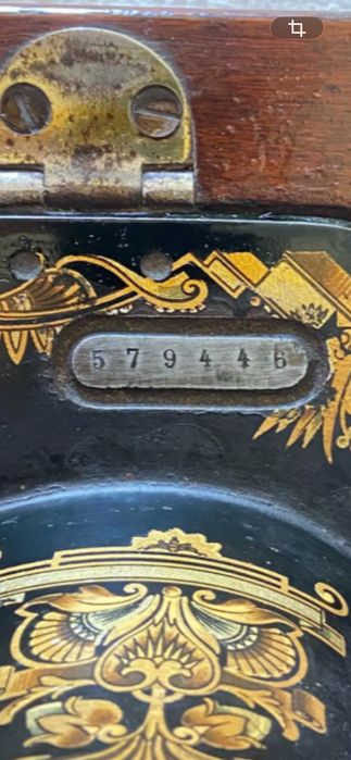 Mașină de cusut manuală TEUTONIA.