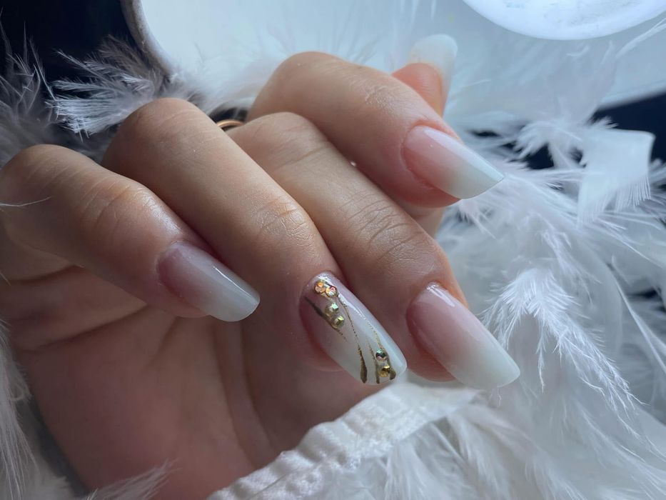 Aplic unghii cu gel!