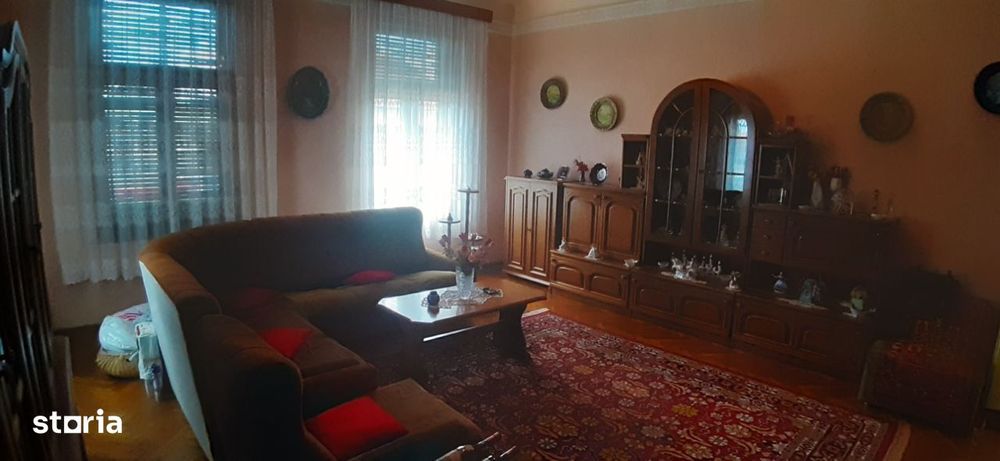 Vindem casa Codlea, Central
