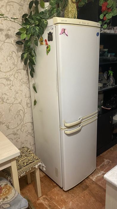 Продам холодильник