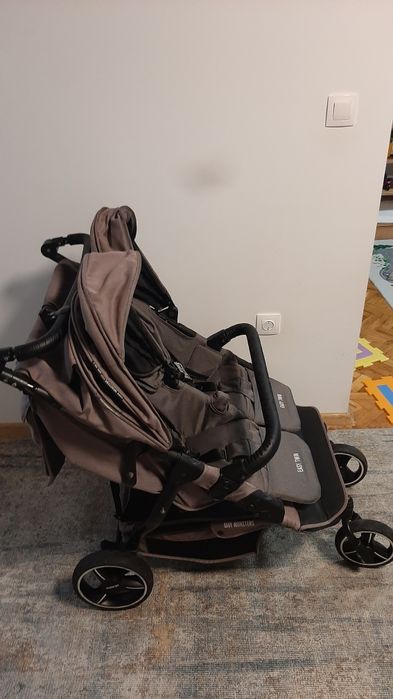 Количка за близнаци