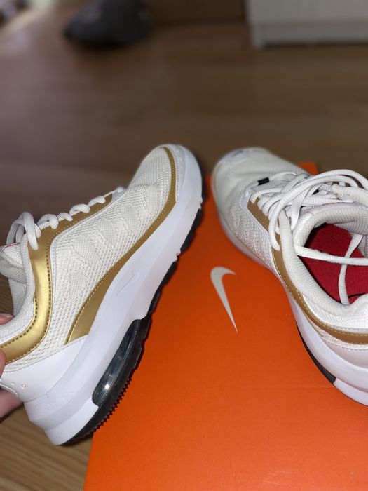 Nike AirMax AP Alb cu Auriu