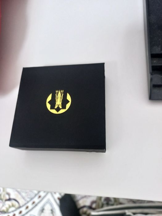 Продам коллекционные серебряные монеты