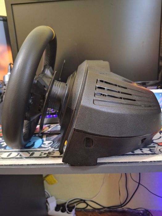 Волан Thrustmaster TX Racing Wheel Leather + Thrustmaster TH8S Shifter