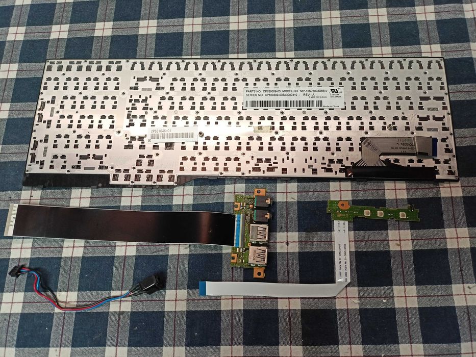 Elemente Fujitsu Simens LifeBook E754