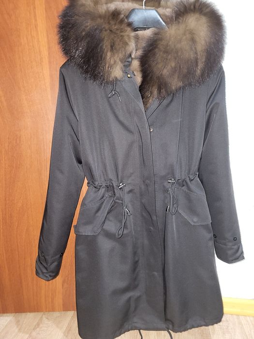 Продам парка черный