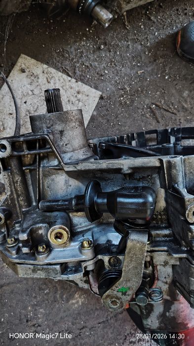 Продавам Скоростна кутия за Рено Клио 1.5 DCI